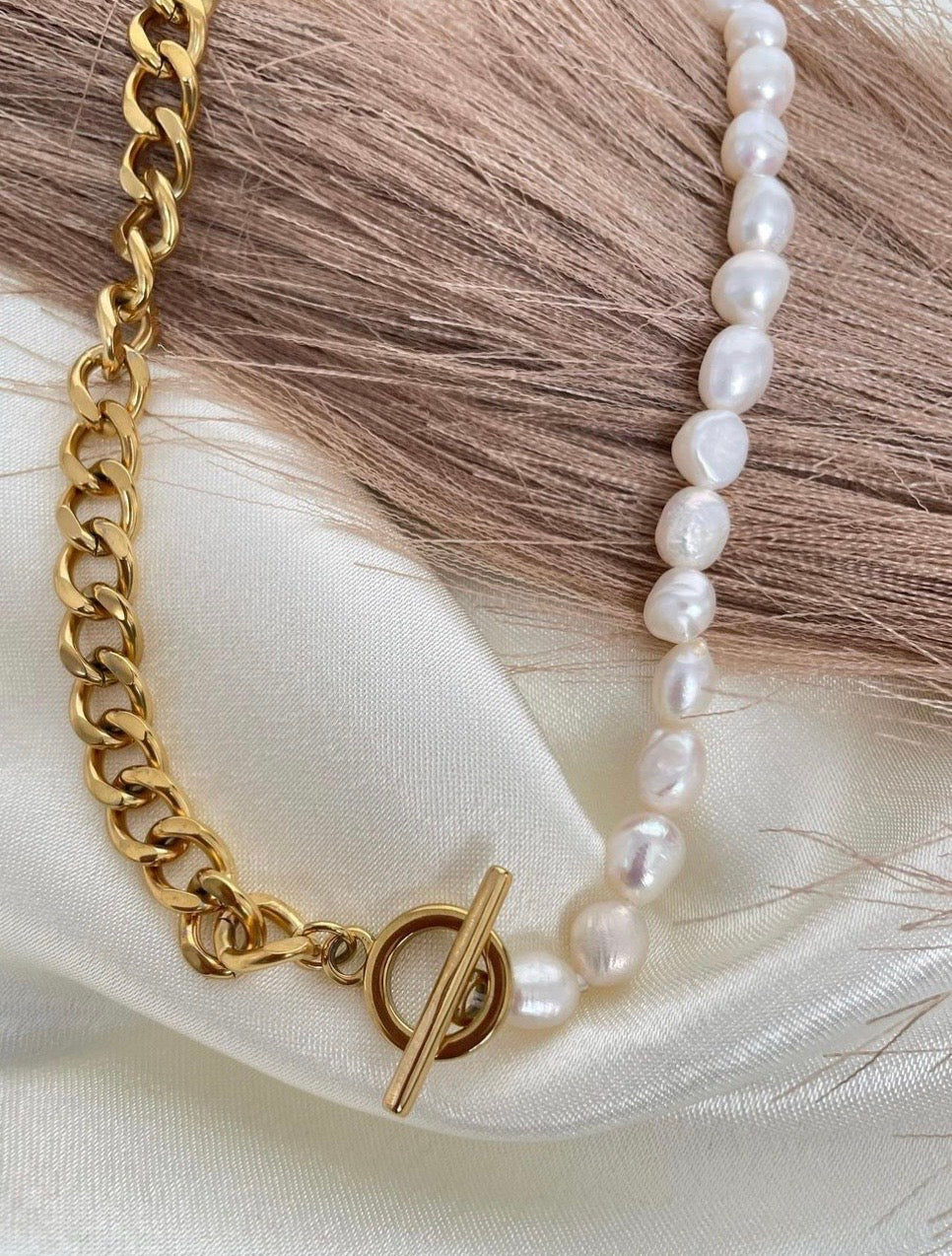 Collier EVA